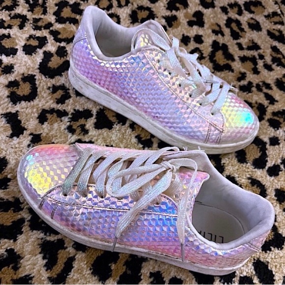 Sneakers by Liliana size 7 iridescent/holographic silver - Picture 2 of 2